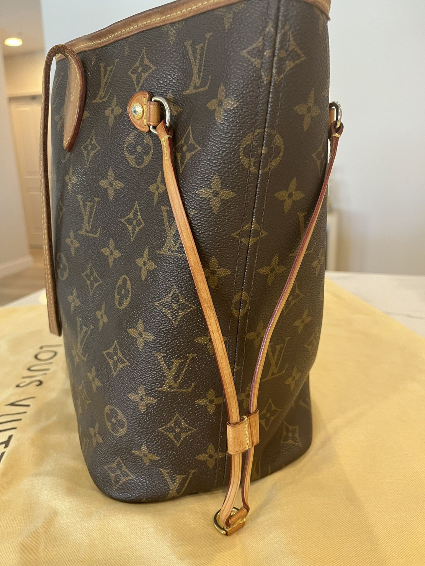 SOLD ⭐️ Authentic Louis Vuitton Neverfull MM ❤️  Louis vuitton neverfull  mm, Louis vuitton bag neverfull, Authentic louis vuitton