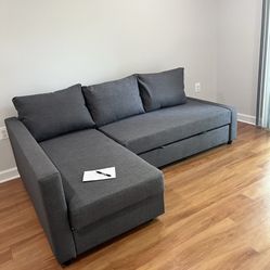 Sleeper sectional couch w/storage 