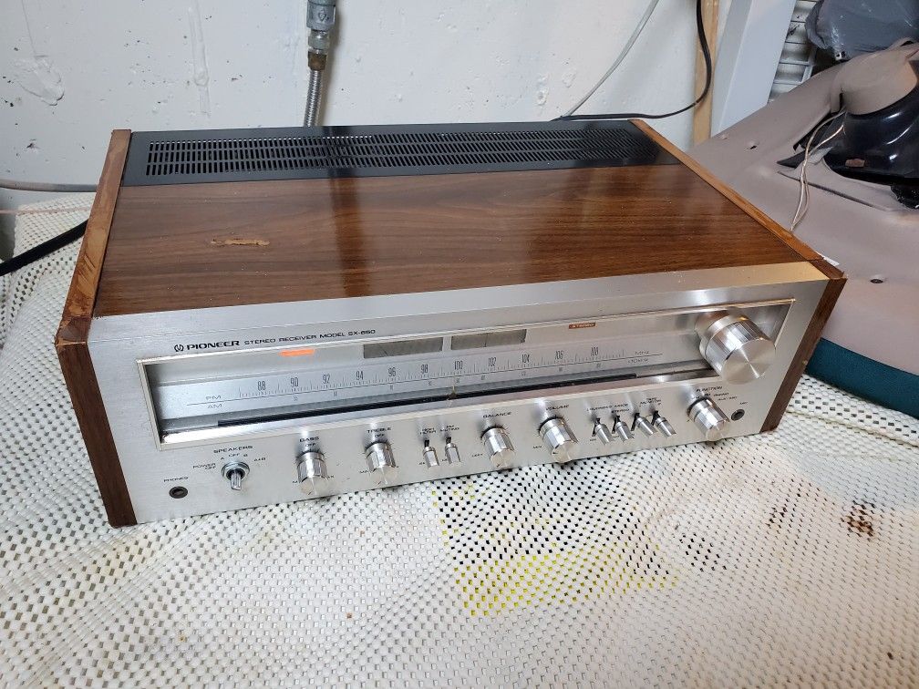 Vintage Pioneer SX-650 Stereo Receiver