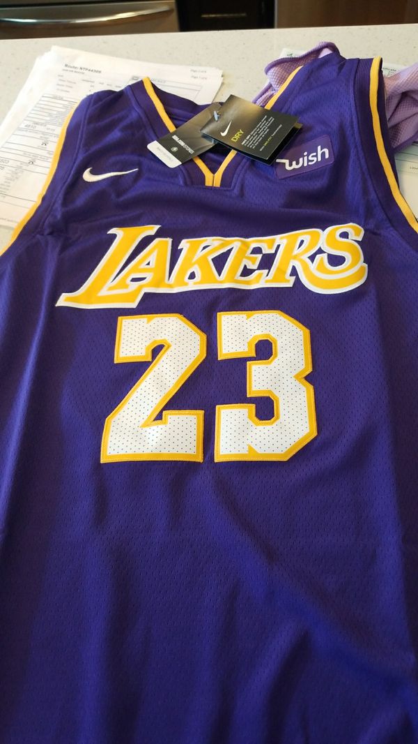 Lebron James men's adult large Jersey for Sale in Spanaway, WA - OfferUp