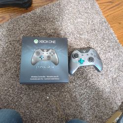Xbox One Halo 5 Guardians Limited Edition Controller!