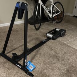 Wahoo Kickr Rollr Smart Trainer 