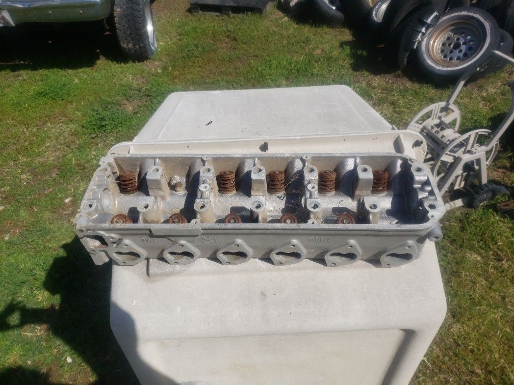 BMW E28 E24 E32 E34 M30 ENGINE CYLINDER HEAD 1708843