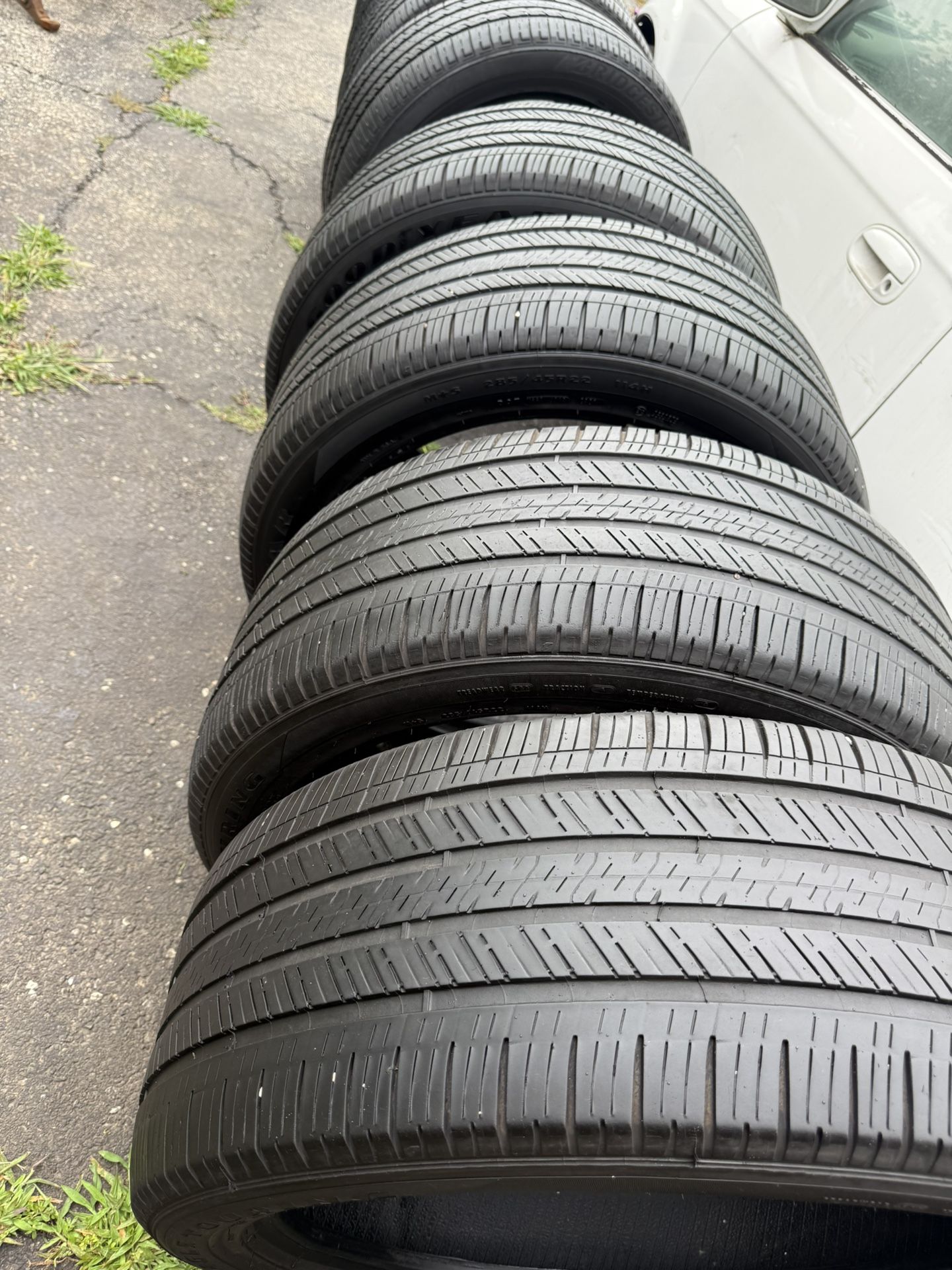 Tires 285/45/22 Goodyear
