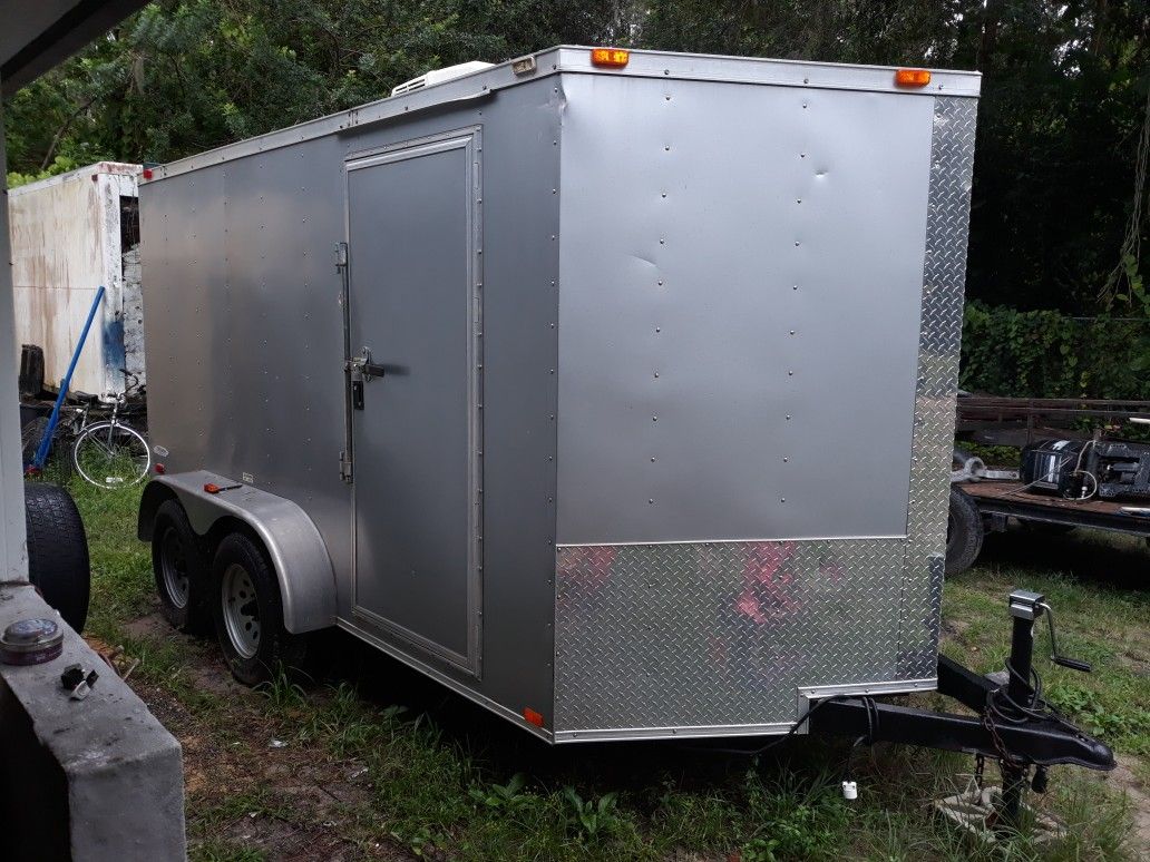 2015 6.5 x12 x 6.5 Enclosed Trailer with electric & A/C