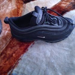 Nike Air Max Black 5.5 Y