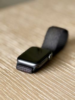 Apple Watch - Series 5 (Nike Edition)