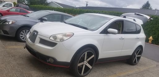 Nice sub..new 22 rims and tires all leather luxury sunroof 4wd