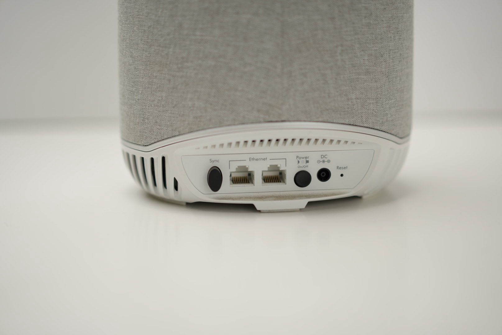 NETGEAR Orbi RBR50 Router & RBS40V Voice Satellite Mesh WiFi AC3000 Alexa