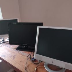 3 Monitors Two H P And One Curtis All Works