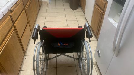 HI Fortune Wheelchair