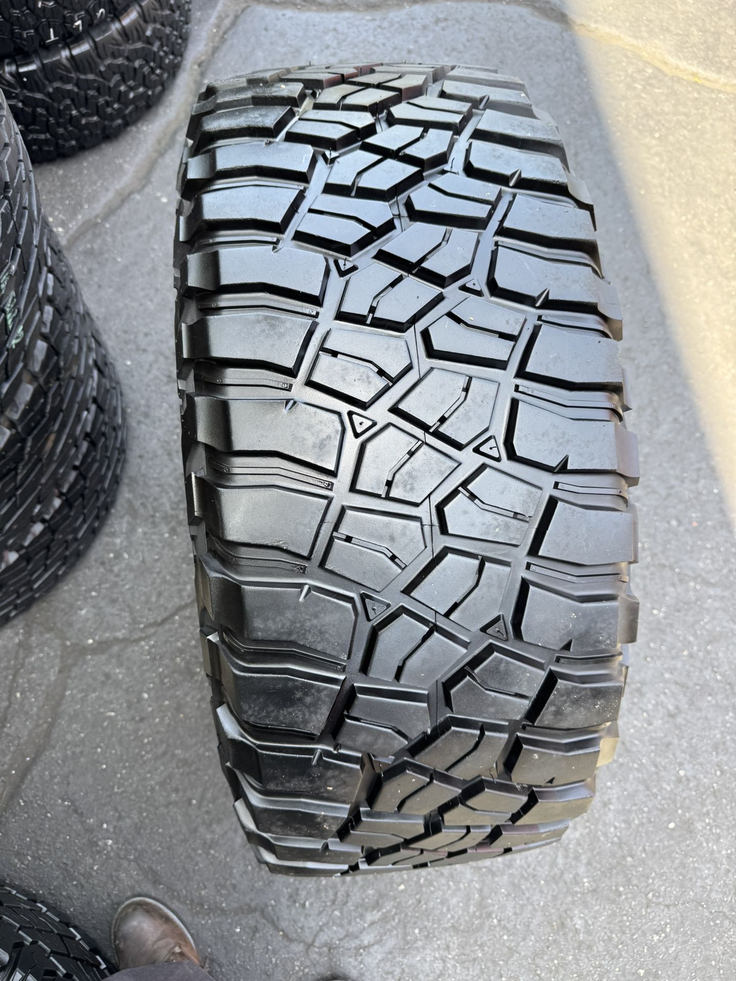 I Have 1 Tire 37x13.50r20 Bf Goodrich Km3 Good Condition For $125 Mounted