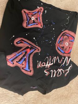 Louie v shirt