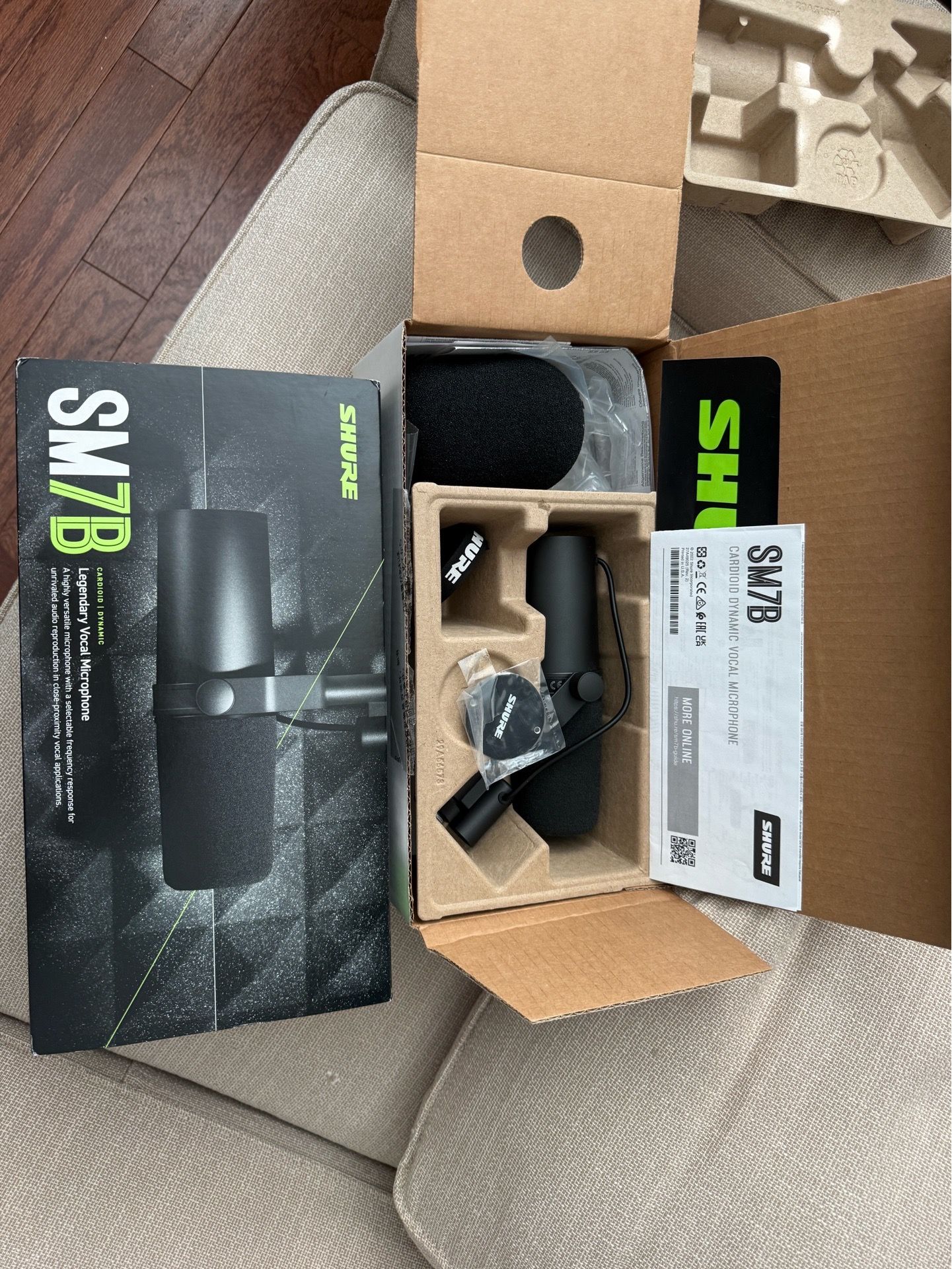 Shure Sm7b Cardioid Dynamic Legendary Vocal Microphone