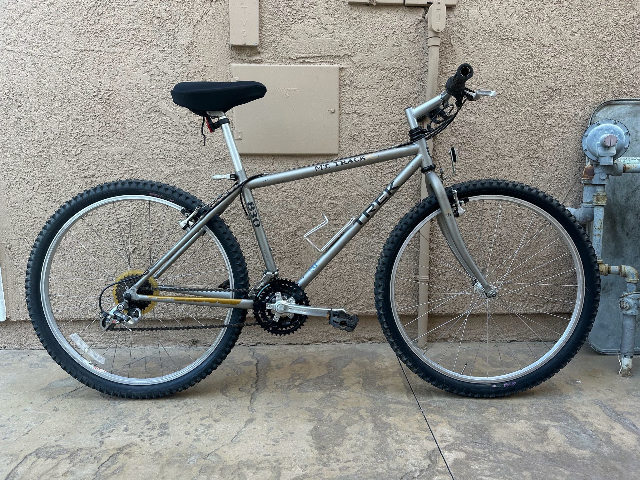 Trek 830 Mountain Track Bike Shimano Alivio Super Lightweight