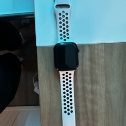 Apple Watch Series 8 – Comes with Charger