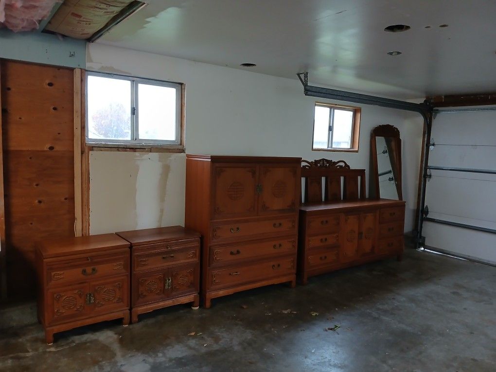 7 PEICE BEDROOM SET