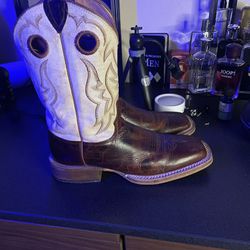Men’s Justin Cowboy Boots 