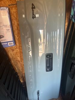 2018. Toyota. Tacoma. Tail  gate.