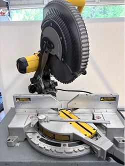 Dewalt DW716 12inch miter saw