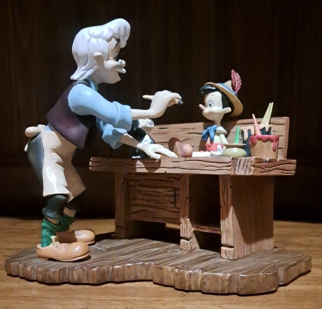 Disney's  Pinocchio Story Book Figurine
