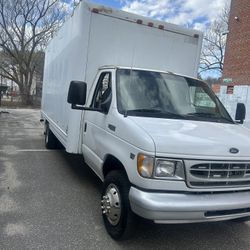 2001 Ford E350 V8 Super Duty 