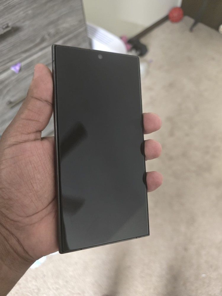 Samsung Galaxy S24 Ultra (BLACK METALLIC)