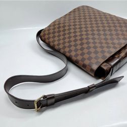 Louis Vuitton Bastille Damier Ebene shoulder bag for Sale in Katy