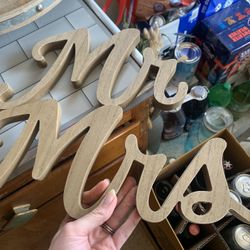 Mr & Mrs Wood Sign For Table
