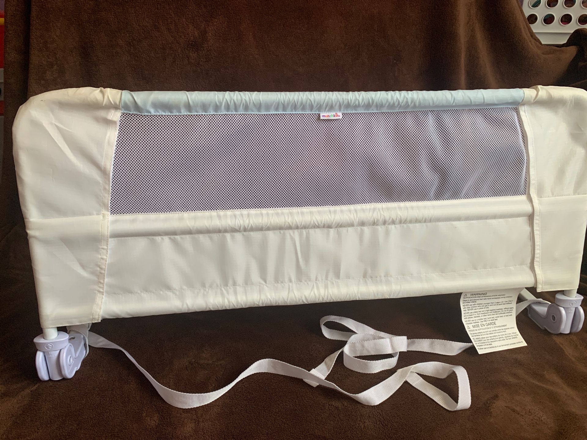 Baby Child Munchkin Safety Toddler Bed Rail White Blue 42 X 18 for Sale in Menifee, CA OfferUp