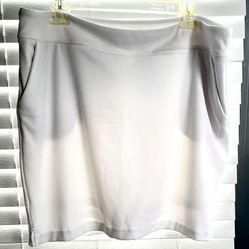 **NWT** Greg Norman White Skort - Women's Size XLarge - Moisture Management 