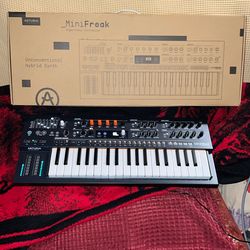 Mini Freak Synth ( New Never Used It)
