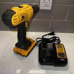 DeWalt 20V MAX Drill/Driver + 2.0Ah Battery + Charger