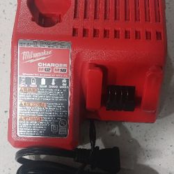 GENUINE MILWAUKEE 18V AND 12V CHARGER 