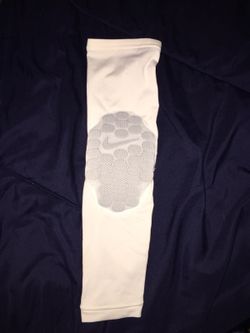 Nike arm sleeve lightly used perfect condition