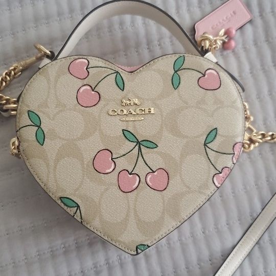 Coach Puffy Heart Quilted Jes Crossbody for Sale in Orange, CA - OfferUp