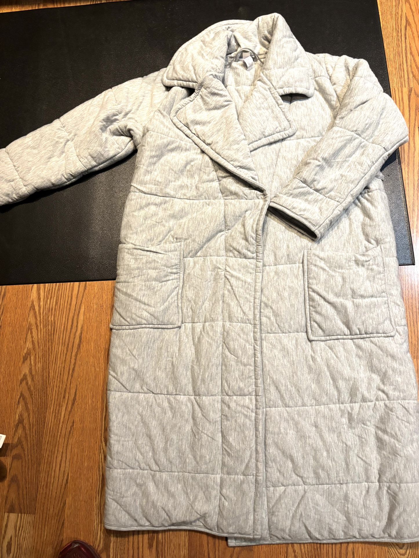 Women’s super soft, comfortable and thick robe. M/L