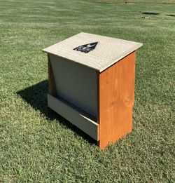 Chicken Feeder For Happy Hens 🐓