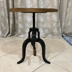 19” W Industrial Iron Adjustable Crank Accent Table 