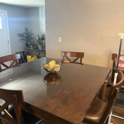 Dinning Table 