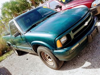 $2000 TOTAL PRICE Chevy S10 96