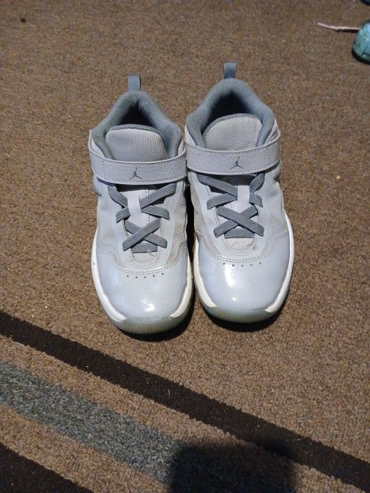 Jordan Stay Loyal 3 Size 2.5 Y