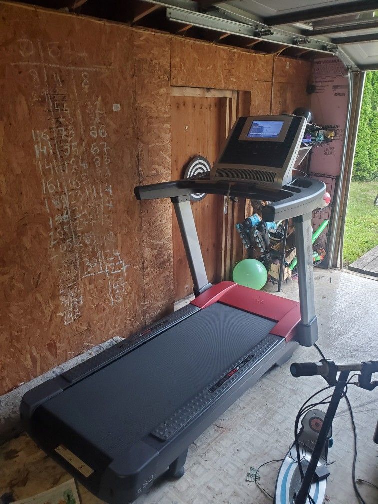 Freemotion T6.0 Commercial Treadmill-I Can Deliver