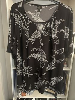 Gently Used Plus Size Blouse. 3x