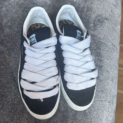 9.5 Puma Suedes