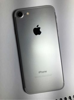 iPhone 7 silver 150.00 carrier unlocked