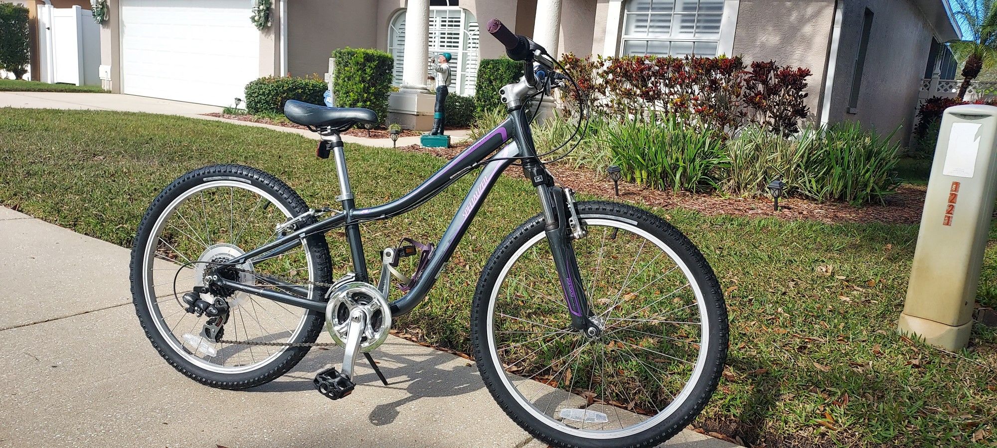 24 Inches Tires,  Specialized 
