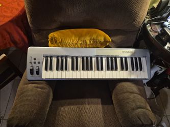 M-Audio Keystation 49e USB 49-Key MiDi Keyboard Controller With Original Box