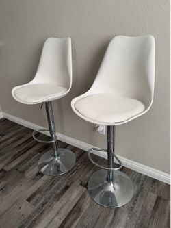 Bar stools - looking brand new
