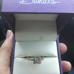 Silver / Natural Diamonds Accent Ring